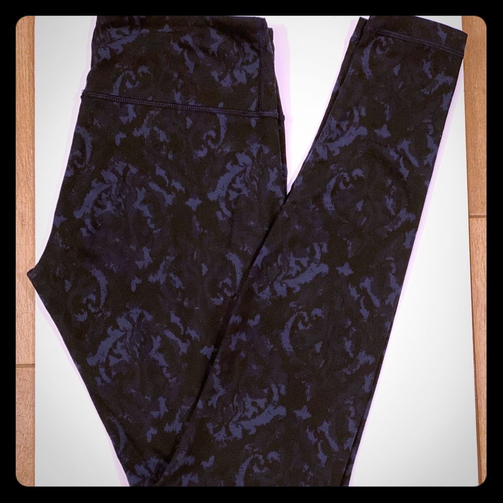 Lululemon Wunder Under *Full-On Luon - Size 6